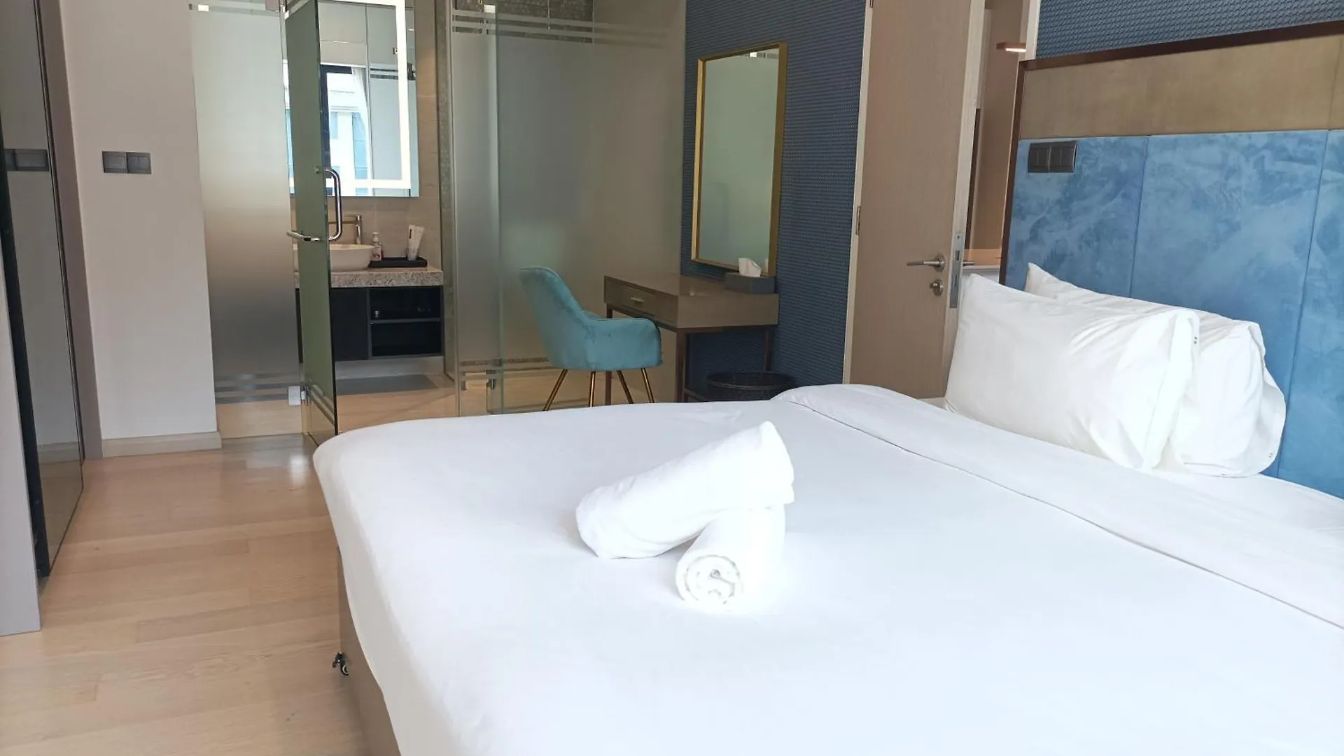 Well-Shaped Suites At Star Klcc Kuala Lumpur Apartment