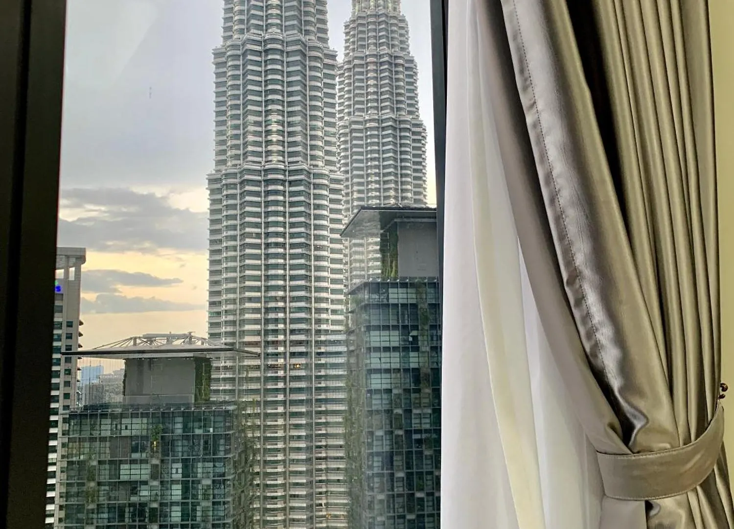 Well-Shaped Suites At Star Klcc Kuala Lumpur 0*,