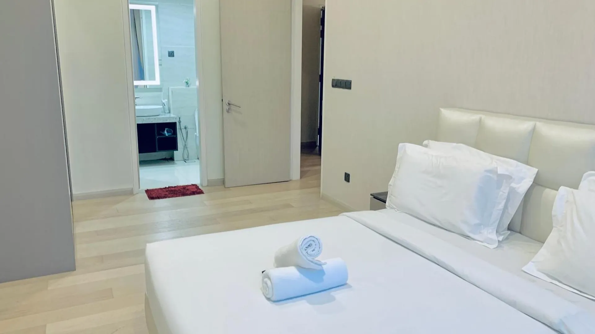 Well-Shaped Suites At Star Klcc Kuala Lumpur Apartment
